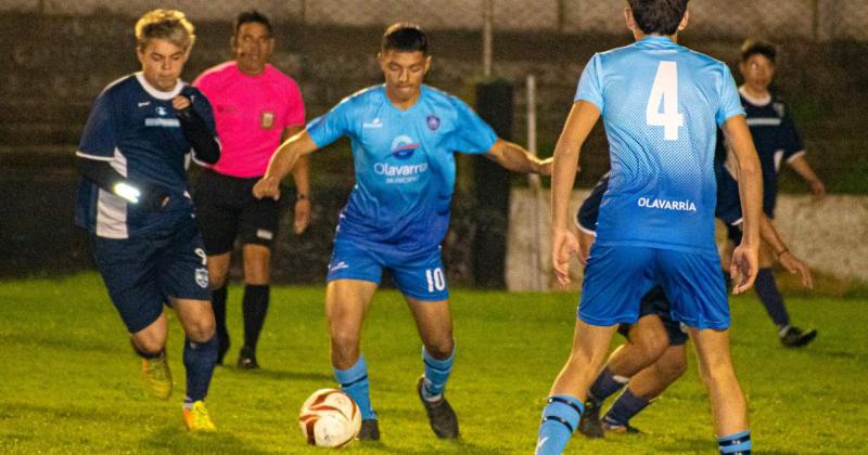 Azul y Olavarría tuvieron partidos en la cancha de Alumni