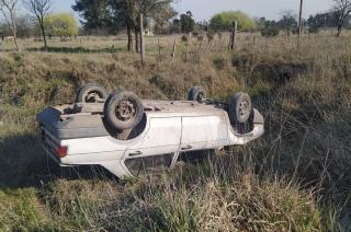 Un hombre debioacute ser trasladado al Hospital tras volcar con su vehiacuteculo