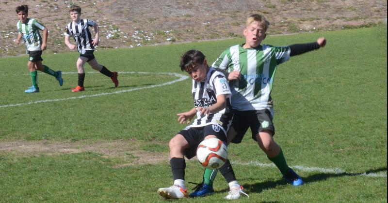 Estudianes recibió en el Parque Carlos Guerrero a Atlético Hinojo