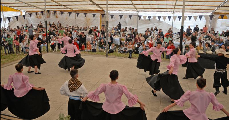 Gran festejo para celebrar los 111 antildeos de Recalde