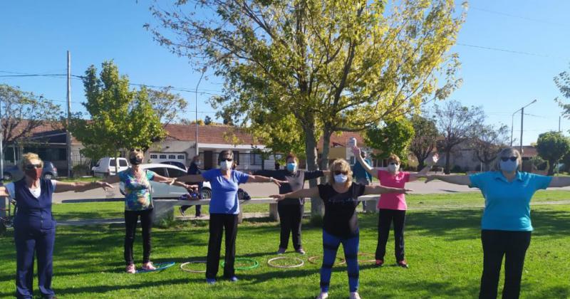 Habraacute un festejo por el Diacutea de la Primavera para personas adultas y adultas mayores