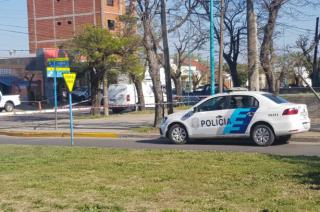 Boliacutevar- un joven fue apuntildealado mientras esperaba el micro para ir al colegio