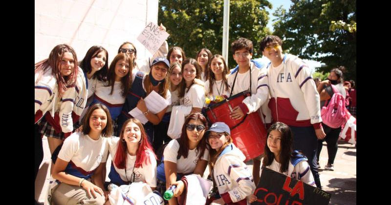 La Colifa- el curso de sexto año Sociales de Estrada