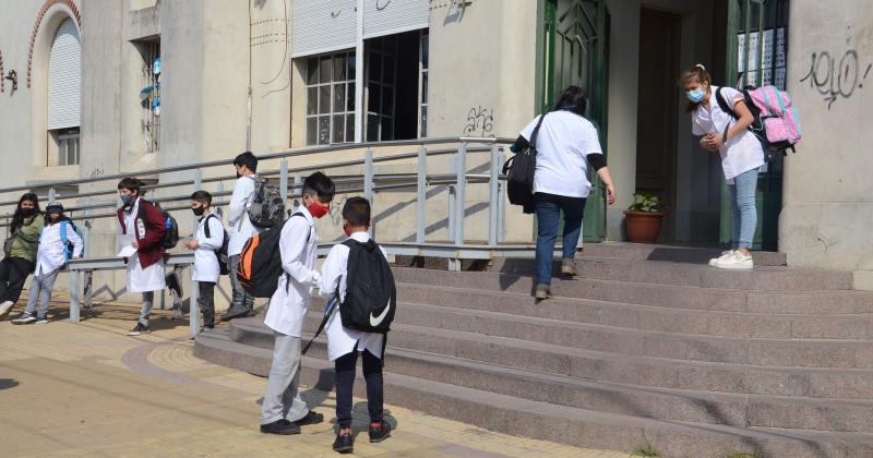 Las escuelas locales no escapan a un fenómeno que atraviesa a toda la comunidad