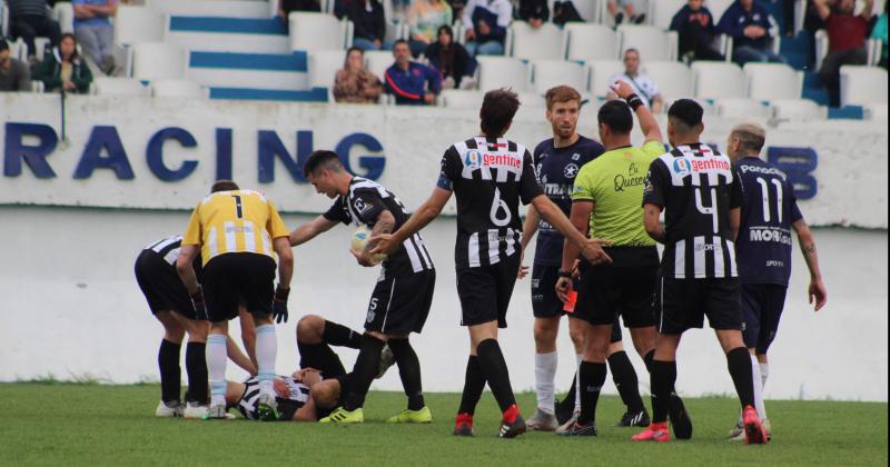 Racing festejoacute ante su gente 