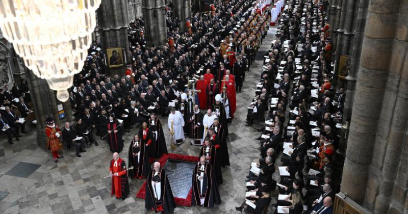 Ultimo adioacutes a la Reina en la Abadiacutea de Westminster