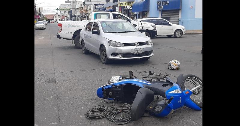 Fuerte choque en el microcentro