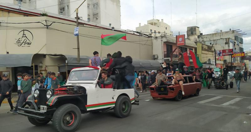 Todas las fotos de los festejos del diacutea de la Primavera y del Estudiante 