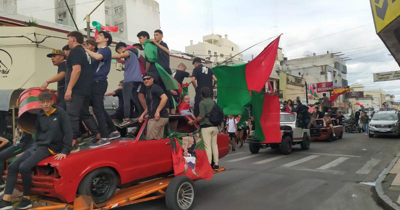 Todas las fotos de los festejos del diacutea de la Primavera y del Estudiante 