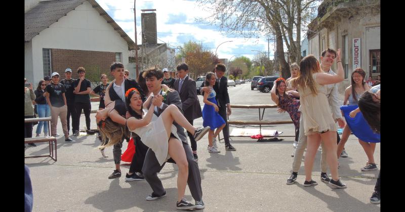 Diacutea del Estudiante y de la Primavera