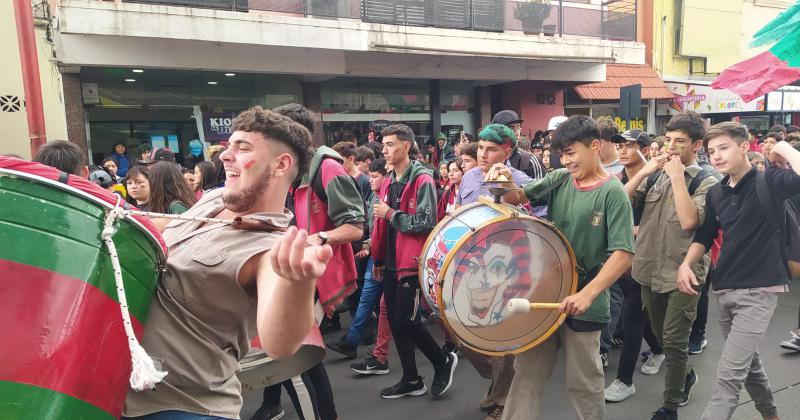 Todas las fotos de los festejos del diacutea de la Primavera y del Estudiante 