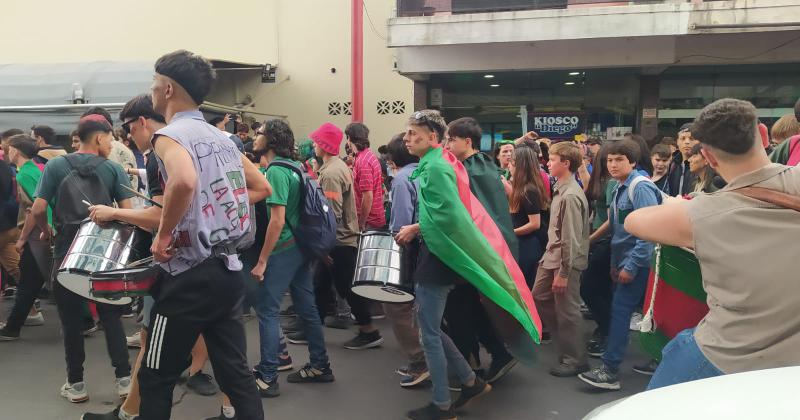 Todas las fotos de los festejos del diacutea de la Primavera y del Estudiante 