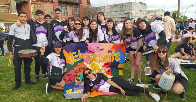 Todas las fotos de los festejos del diacutea de la Primavera y del Estudiante 