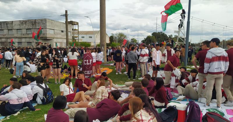 Todas las fotos de los festejos del diacutea de la Primavera y del Estudiante 