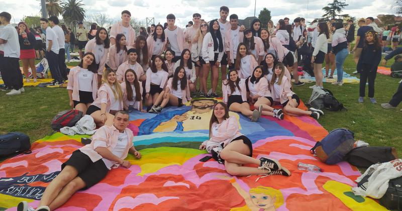 Todas las fotos de los festejos del diacutea de la Primavera y del Estudiante 