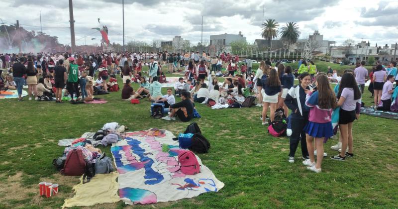 Todas las fotos de los festejos del diacutea de la Primavera y del Estudiante 