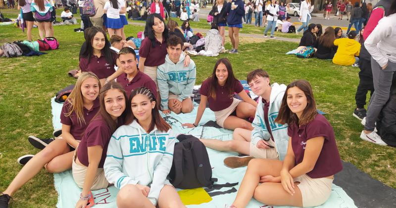 Todas las fotos de los festejos del diacutea de la Primavera y del Estudiante 