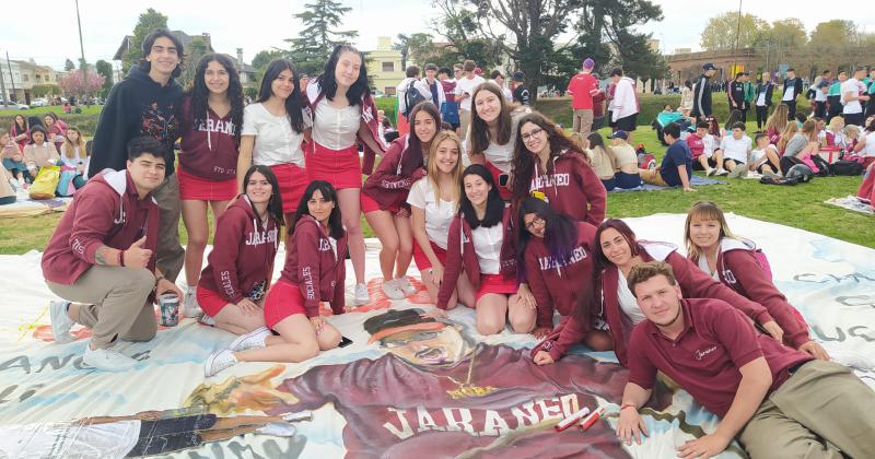 Todas las fotos de los festejos del diacutea de la Primavera y del Estudiante 