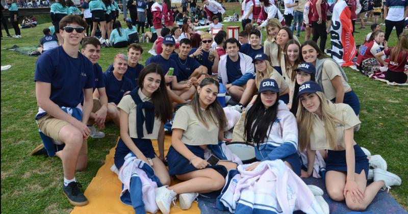 Todas las fotos de los festejos del diacutea de la Primavera y del Estudiante 