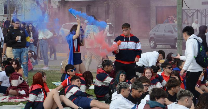 Todas las fotos de los festejos del diacutea de la Primavera y del Estudiante 