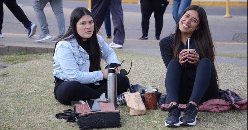 Todas las fotos de los festejos del diacutea de la Primavera y del Estudiante 