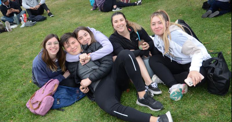 Todas las fotos de los festejos del diacutea de la Primavera y del Estudiante 