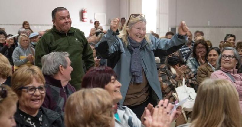 Se conocieron los 43 ganadores del viaje a Coacuterdoba que sorteoacute PAMI