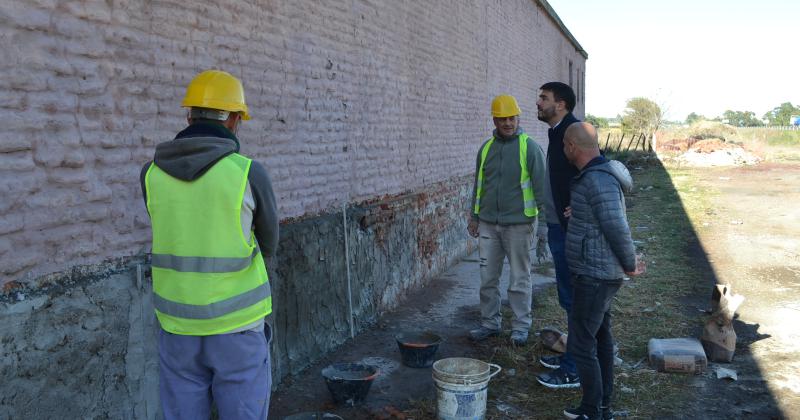 Realizan obras de mejoramiento en el Cementerio Municipal de Hinojo