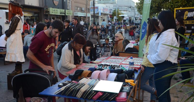 Tercera edicioacuten de la Peatonal Necochea