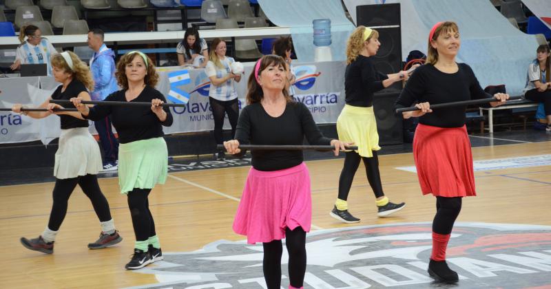 Mucho color en una nueva edicioacuten del Mamis Gym