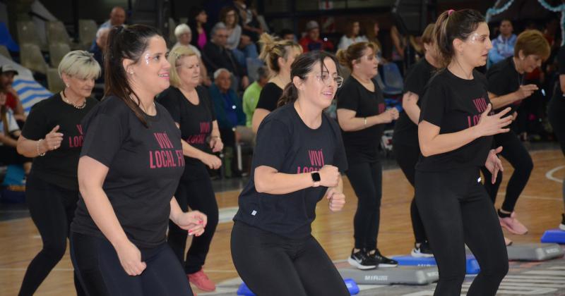 Mucho color en una nueva edicioacuten del Mamis Gym