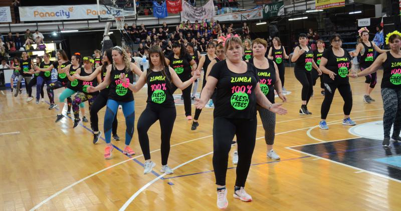 Mucho color en una nueva edicioacuten del Mamis Gym