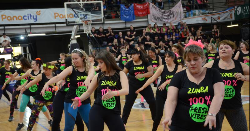 Mucho color en una nueva edicioacuten del Mamis Gym