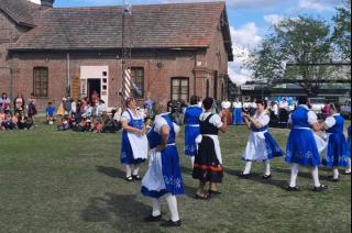 Encuentro de Danzas en el Museo Municipal de Hinojo