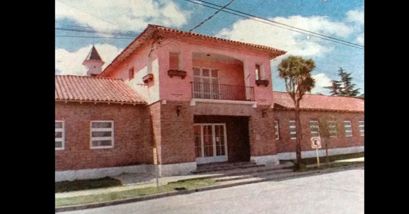 El inmueble en el que había funcionado el Hogar de Niños Juan Bautista Sarciat (en Rufino Fal y Moreno) (foto) iba a poder transformarse en el edificio de la Justicia en Olavarría si se confirmaba su alquiler a la Provincia