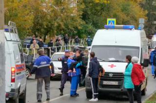 Al menos 13 muertos y decenas de heridos por un tiroteo en una escuela de Rusia