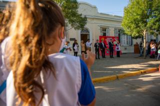 Kicillof firma este lunes el convenio para implementar una hora maacutes de clases por diacutea