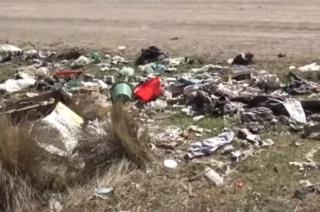 Vecinos reclaman por la presencia de un basural en Coloacuten y Ruta 60