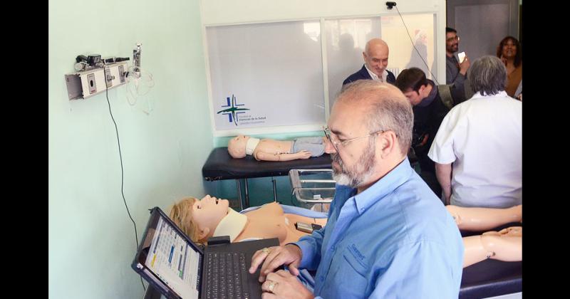 Presentaron los nuevos insumos de simulacioacuten para la Facultad de Salud