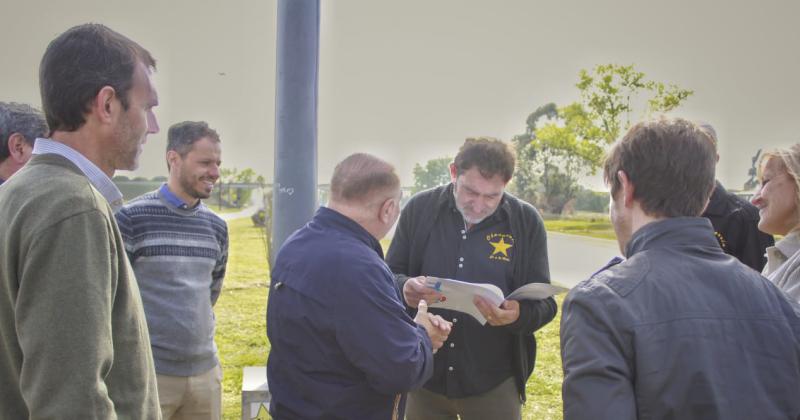 Concejales de Juntos reconocieron a Estrellas Amarillas Olavarriacutea