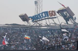 Chile- varios heridos tras derrumbarse una estructura del estadio de Colo Colo