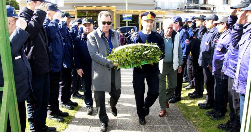 Se realizoacute el acto por el 73ordm aniversario de Bomberos Voluntarios