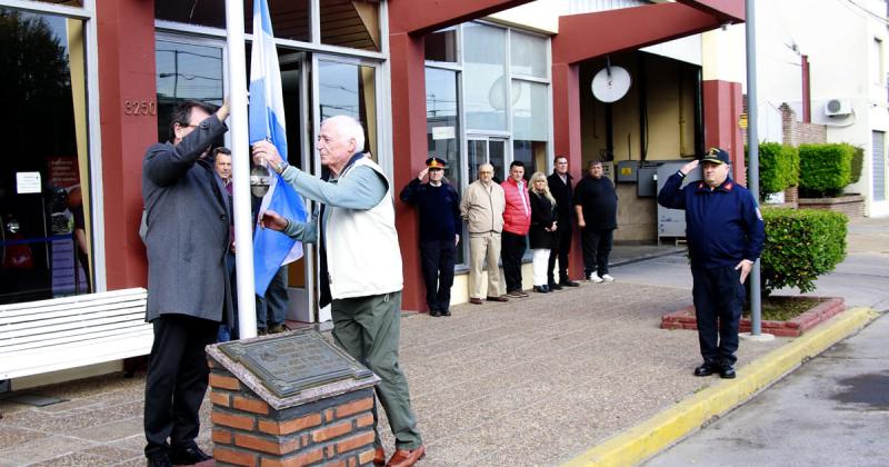 Se realizoacute el acto por el 73ordm aniversario de Bomberos Voluntarios