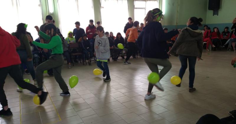 La Escuela Secundaria Nordm 3 celebroacute el Diacutea del Estudiante con apoyo de la comunidad