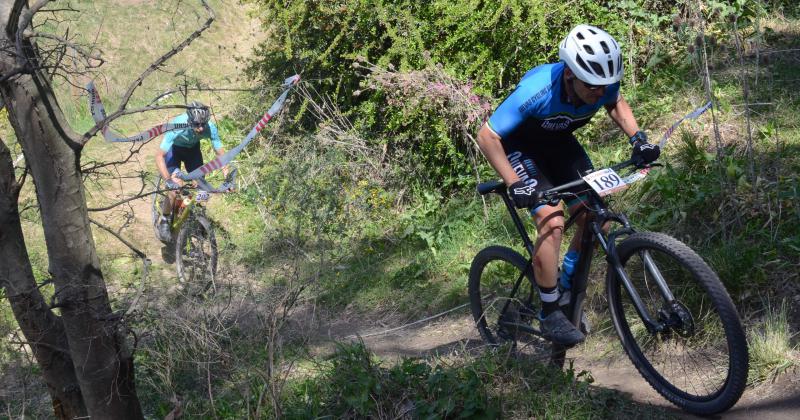 Messineo y Peacuterez se quedaron con el Tour de Olavarriacutea