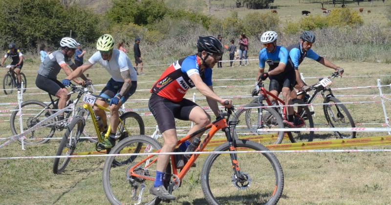 Messineo y Peacuterez se quedaron con el Tour de Olavarriacutea