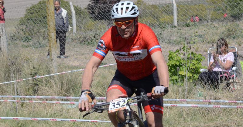 Messineo y Peacuterez se quedaron con el Tour de Olavarriacutea