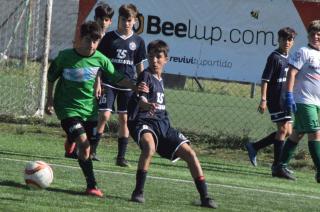 Racing y Ferro jugaron en la cancha de Embajadores