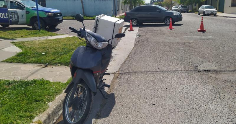 Un motomandado fue hospitalizado tras caer de su moto