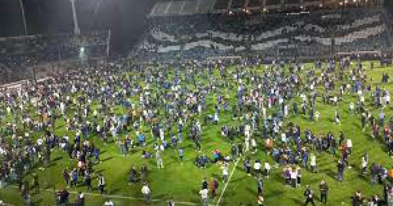 Un hincha de 56 antildeos murioacute tras los graves incidentes en el partido entre Gimnasia y Boca